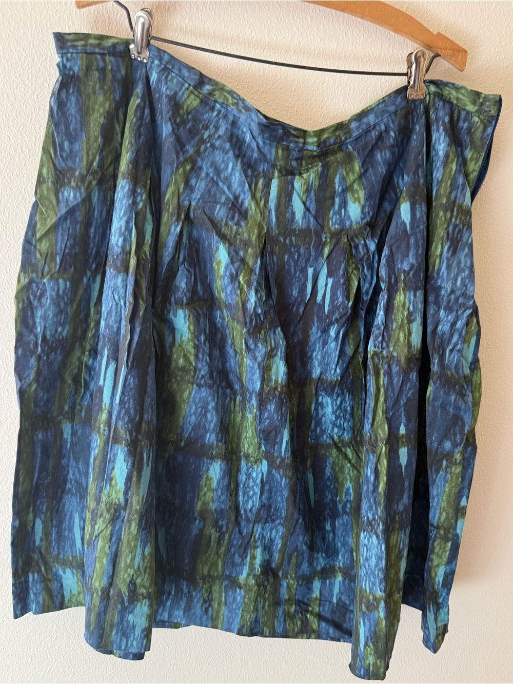 Talbots 20W Blue & Green Mosaic Women's midi skirt.  100% Cotton. Side zipper.